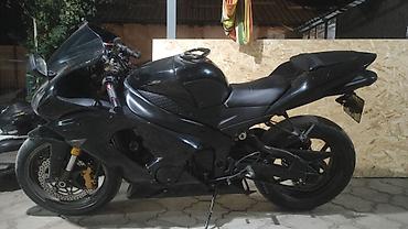 кавасаки z1000: Спортбайк в полном обвесе, черный цвет. Основные характеристики и — 4