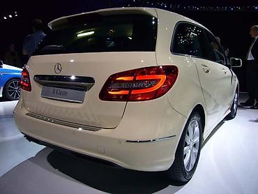 c4 2009: STOP SVETLA ZA MERCEDES BENZ B KLASA, B 160, B 150 . OD 2012. DO — 1