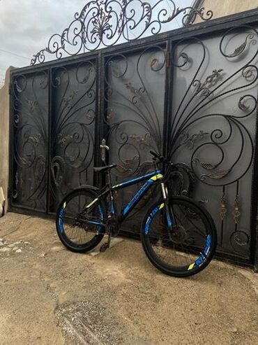 Mercedes-Benz: Dağ velosipedi – 27.5” təkərli, disk əyləcli. - Rəng: qara, mavi və