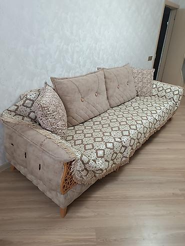 Bej rəngli yumşaq toxumalı divan dəsti - Üslub: müasir-klassik