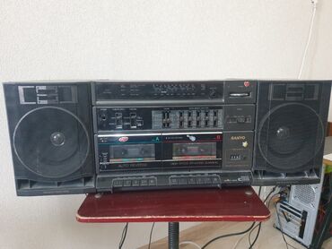 Другая аудиотехника: Бумбокс Sanyo модель С33К, две кассеты в комплекте, 4000с Электронная