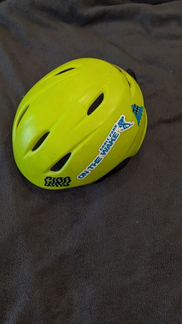 лыжные очки: Продаю хороший зимний детский шлем для сноуборда или лыж