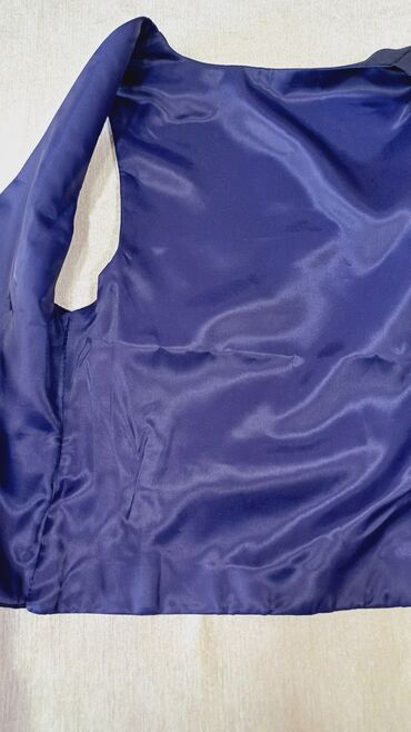 Jiletlər: Maqaza baqlandigindan elde 5 eded qalib 4 -5 yas 6 -7 yash oqlan — 6