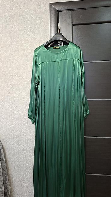 Вечернее платье, Длинная модель, Атлас, С рукавами, Стразы, XL at lalafo.kg Вечернее платье, Длинная модель, Атлас, С рукавами, Стразы, XL