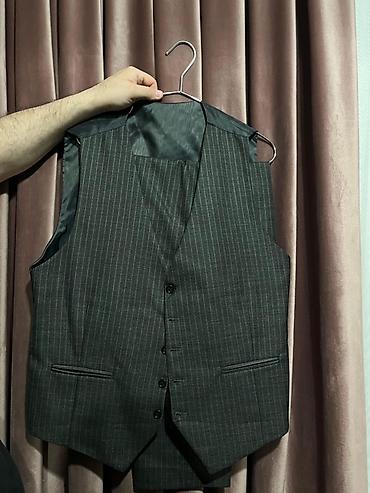 ağ kostyum kişi: Kişi kostyumu – qrafit rəngli, incə şaquli zolaqlı (pinstripe) — 4