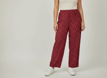 Women's Pants: Material trousers for women, size XL