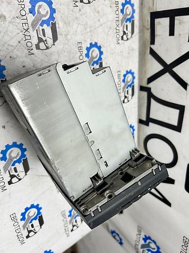 Другие детали салона: Магнитола Mercedes E-Class W211 2.7 diesel 2004. Контрактный из — 3