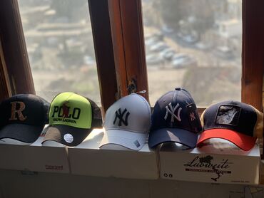 Baş geyimləri: Maya dəyərindən aşağı, yaz yay üçün uşağ papağları satılır. Satışları — 9