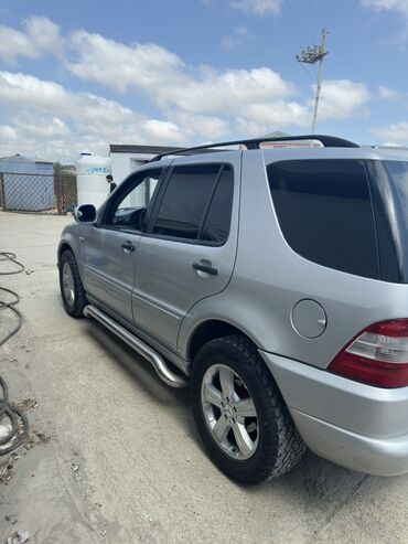 Mercedes-Benz: Mercedes-Benz M-Class: 3.2 l | 1999 il Ofrouder/SUV — 2