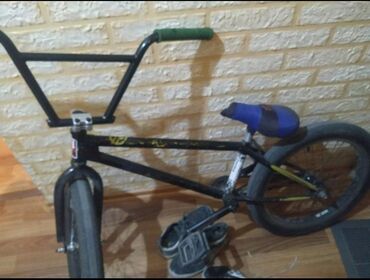 трюковые bmx: Срочно продаю трюковой велосипед BMX Руль 4пс размер 9.5 рама БЗД про