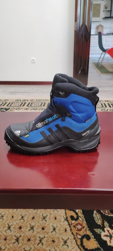 мужские зимняя обувь: Продаются 2 пары Adidas terrex conrax(42 и 44 размеры) в хорошем