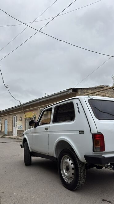 VAZ (LADA): Maşın saz vezyetdedir.heç bir problemi yoxdur zavod maşındır vuruğ — 4