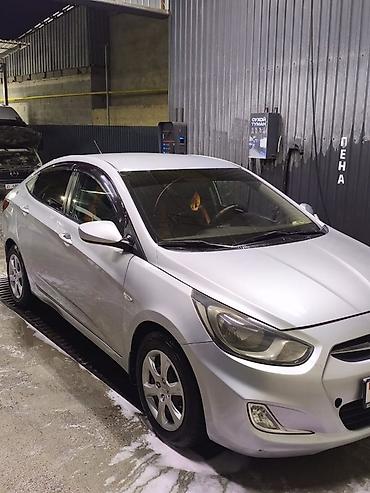 Транспорт: Hyundai Solaris: 2013 г., 1.6 л, Механика, Бензин, Седан — 1