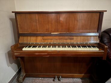 Klavişli alətlər: Piano, Rostov-Don, Akustik, İşlənmiş, Ünvandan götürmə
