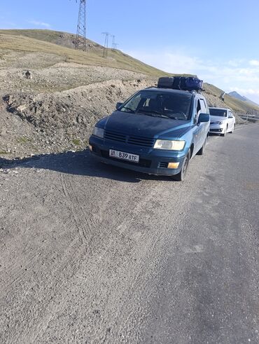 Mitsubishi: Mitsubishi Space Wagon: 2002 г., 2 л, Механика, Бензин, Минивэн — 11