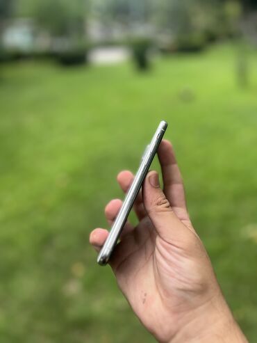 Apple iPhone: IPhone Xs, 256 GB, White Titanium, Face ID, Simsiz şarj, Sənədlərlə — 7