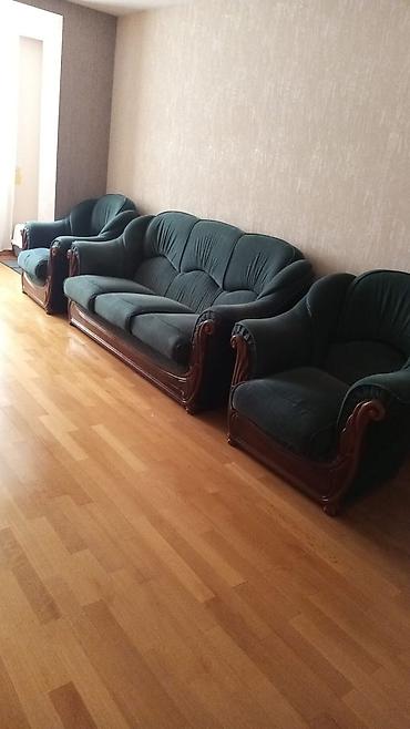 pufik divan: Divan və 2 ədəd kreslo Xarici bahalı mebeldir. Sadəcə üstü — 6