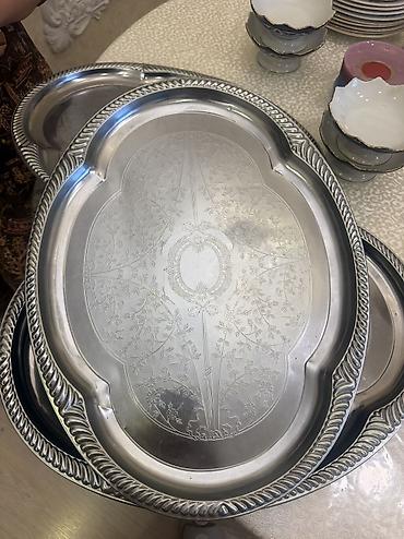 dish sets: Набор столовой посуды,преимущественно фарфор с синим узором и — 4