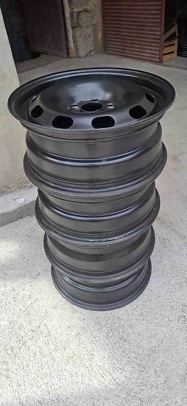 motor suzuki: Felne R15 Golf 4 .Prodajem 4kom polovne čelične auto felne R15 Golf — 2