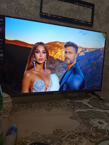 6 ekran: Yenidir 82 ekran SMART Super goruntu ve ses var Eve yeni alinib