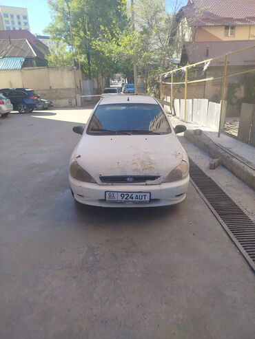 Kia: Kia Rio: 2001 г., 1.3 л, Механика, Бензин, Седан