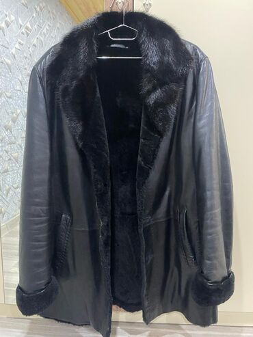 norka qara: Куртка XL (EU 42), цвет - Черный