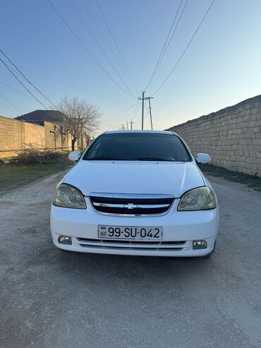 chevrolet lacetti: Chevrolet Lacetti: 1.8 l | 2010 il 350000 km Sedan