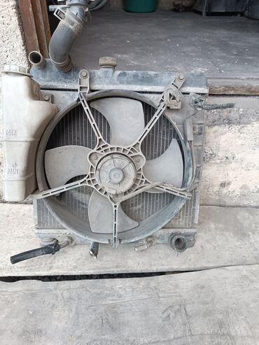 Радиаторы: Радиатор для фита. в комплекте. вентилятор, горловина с крышкой