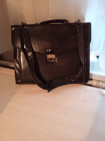 женская деловая сумка портфель: Мужская сумка -портфель,много отделений состояние отличное