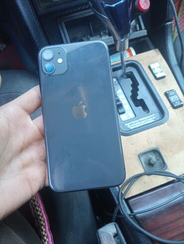 компью: IPhone 11, Черный