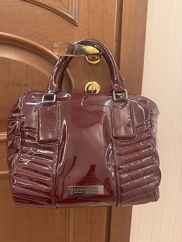 Çantalar: Burberry qadın çantası – laklı dəri, bordo rəng. - Parlaq patent dəri — 2