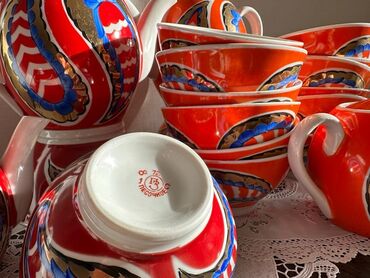 Наборы посуды: Легендарные чайные сервизы "Каламбур" в разных оттенках. Состояние