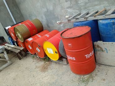 seyf qapi islenmis: Boçka, Metal