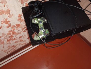 playstation 5 satan mağazalar: Ps 4 slim 500 gb yanında 300 gblik hard disk 3 oyun 2 orjinal pult