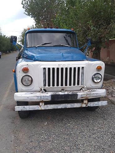tap.az traktorlarin satisi: GAZ-53 yük maşını - Kuzov: klassik kapotlu kabin, mavi-ağ rəng sxemi — 1