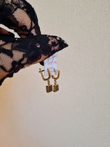 Sırğalar: Sırğa, Bvlgari, Sarı qızıl, 585 Əyar, 2 g, Ünvandan götürmə -da lalafo.az — 14 Sırğalar: Sırğa, Bvlgari, Sarı qızıl, 585 Əyar, 2 g, Ünvandan götürmə — 14