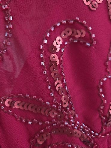 planika baletanke: Elegantna bordo haljina sa ručnim vezom i šljokicama - Boja: duboka — 4