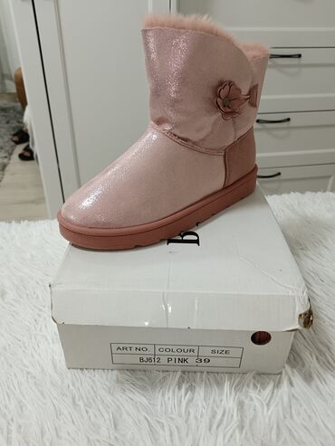 topli vosak za depilaciju dm: High boots, 36