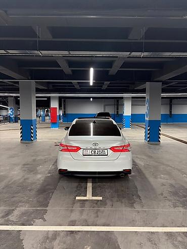 купит цивик: Toyota Camry (XV70), белый седан бизнес-класса. Кузов и внешний вид — 2