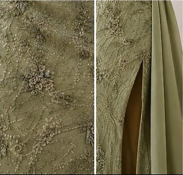 ugg bor: Elegantna večernja haljina S/M– maslinasto zelena - Kroj: asimetrični — 4