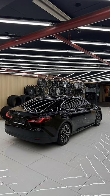 Toyota: Toyota Camry: 2025 г., 2.5 л, Вариатор, Гибрид, Седан — 5