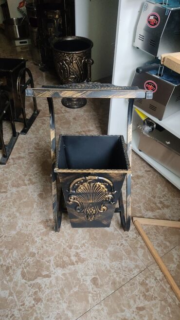 Tullantı qabları: Zibil qabi Tullantı qabi Ferqli çeşidlər mövcuddur Qiymət çeşidinə — 6