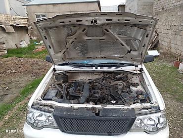 1 9 tdi: Ağ rəngli sedan, şəhərdaxili sürüş üçün praktik və qənaətcil — 6