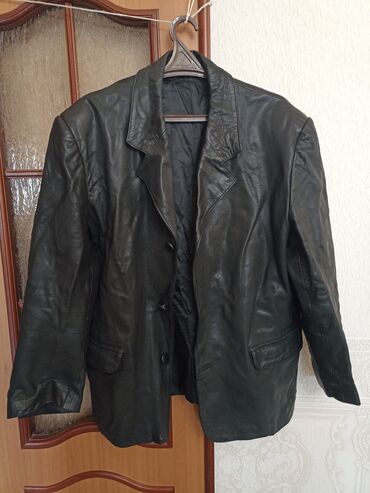 Костюмы: Срочно продаю мужские костюмы, размеры 50/6, 52, 54, пр-во Италии — 14