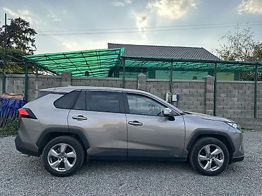 ян: Toyota RAV4: 2022 г., 2 л, Бензин, Кроссовер — 4