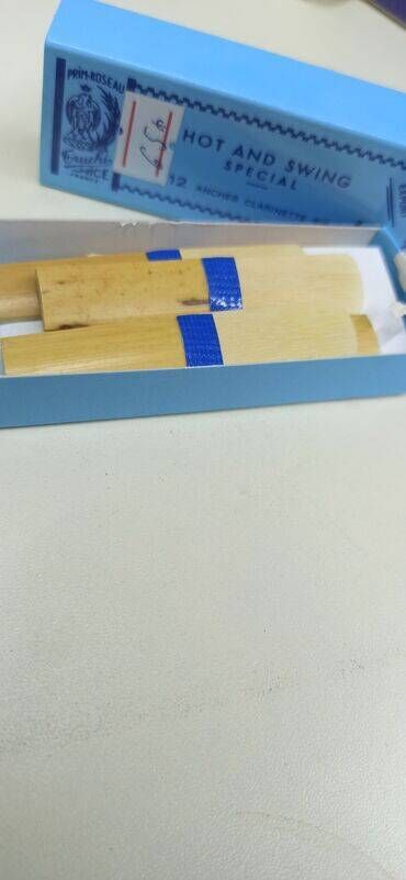 Digər ləvazimatlar: Musiqi alətləri üçün ləvazimatlar Simlərgitara simikabel,udarnik — 4