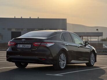 Toyota: Toyota Camry: 2018 г., 2.5 л, Гибрид, Седан — 7