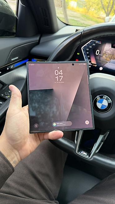honor rt: Продаю Samsung Z Fold 7, в комплекте коробка. На экранах нет царапин — 6