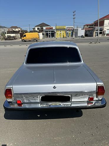 QAZ: QAZ 24 Volga: 2.5 l | 1982 il 99000 km Sedan — 6