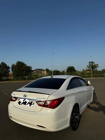 Hyundai: Hyundai Sonata: 2.4 l | 2010 il Sedan